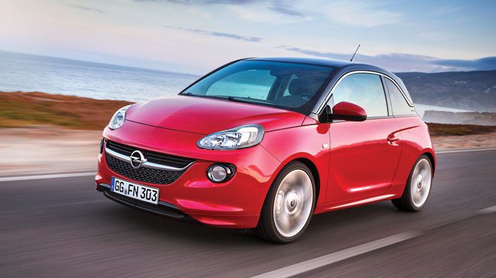 Από το εικονιζόμενο Opel ADAM θα προκύψει το εμπρόσθιο τμήμα του Corsa, δημιουργώντας και τους απαραίτητους οικογενειακούς δεσμούς στη μικρή και μίνι 